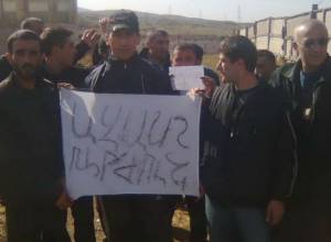 Inmates start protest in prison