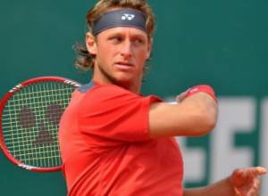 David Nalbandian reaches quarterfinals