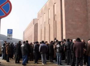 Vendors intend to start hunger strike