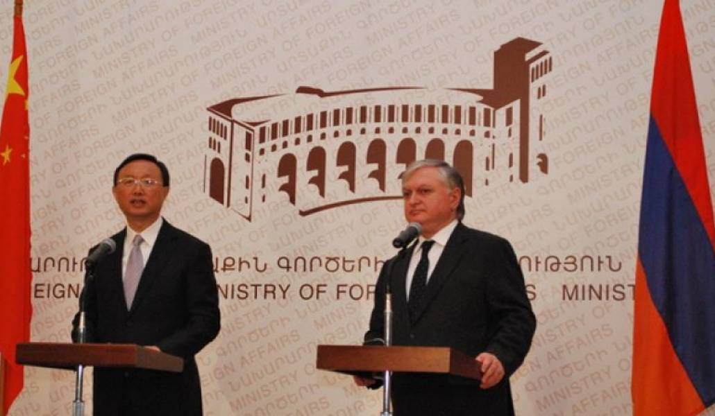 8e3e5534eaf7bc07338cc450d31b7775