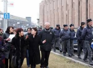 Protest in Yerevan coverts into clashes