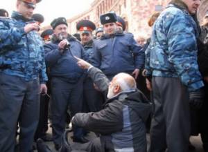 Police: “MPs distracted the process”