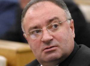 P.S. to host Hrayr Karapetyan