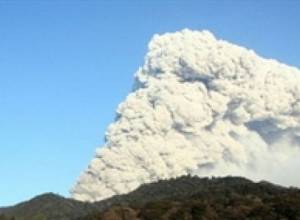 Volcano erupts in Japan, adds to country’s woes
