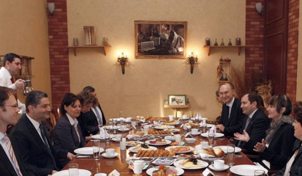 4afd3914dc4705e6a104e73d8f09417b