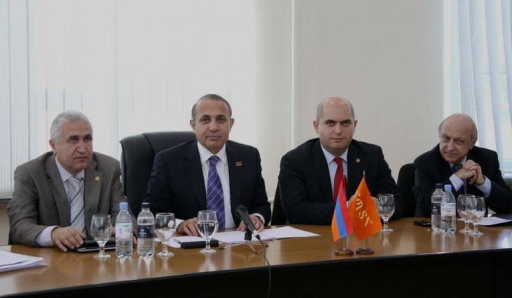 471ea3808dc8b42af859420d45f05797