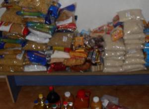 Buyers stretch out a helping hand to needy families