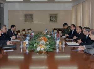 Armenia’s Defense Minister receives Assistant Secretary of Russian Security Council