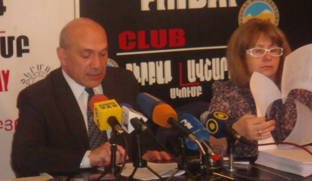 0a353acf4fc3a4998002c3d017d4d3f9