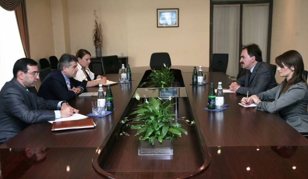 4df3f4f2169a6d341eb994ebe3c73a74