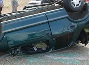 One injured as cars falls into gorge