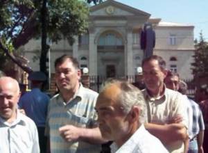 Nairit plant employees demand their salaries