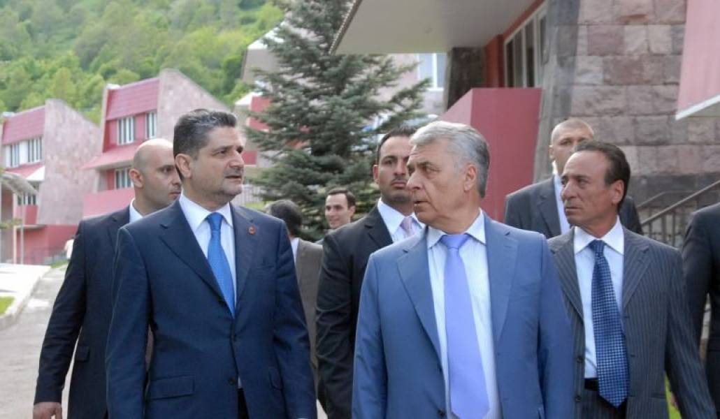 2a6ea20fc1fb4569eff70ab903d49251