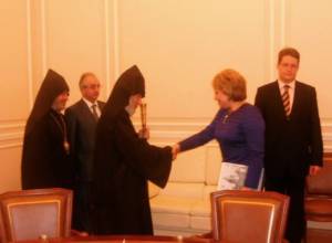 Catholicos of All Armenians meets St. Petersburg Governor