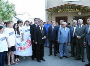 Premier Sargsyan visits Armenian village in Rostov region