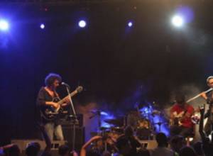 Paris hosts Armenian folk-rock band Bambir