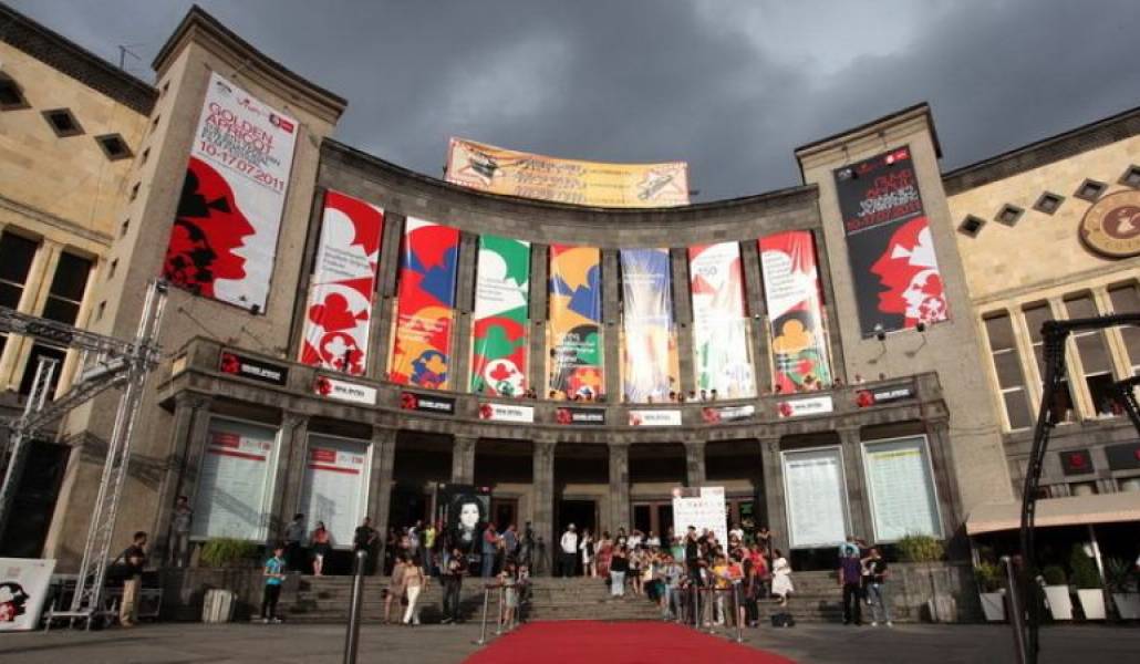 9040099f13d3c740646541e02fde1a96