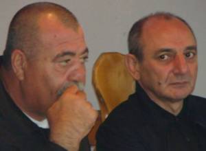 General hands medal to Zori Balayan