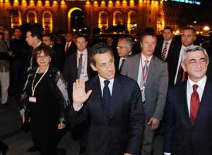 French President paralyzed traffic in Yerevan