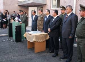 Another 20 officers receive apartments in Armenia