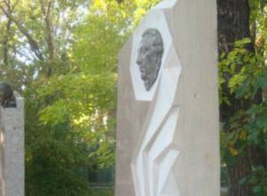 Alley to Armenian benefactors not completed