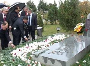 Visit to Vazgen Sargsyan’s tomb