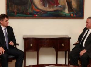 Nalbandyan receives Igor Petrishenko