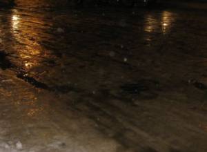 Falls in icy landslide