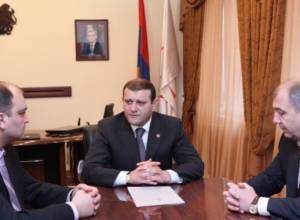 Mayor introduces new district head