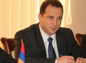 Deputy Minister receives attaché