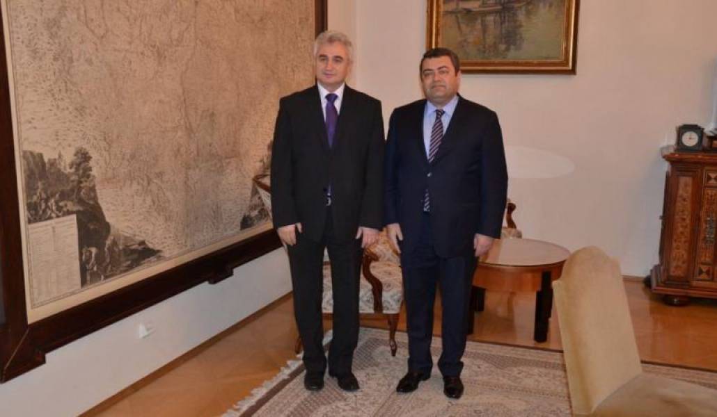 4a950489cc436b27b4ab33ae40b9bcca