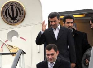 Ahmadinejad does not shake hands with Armenian Minister