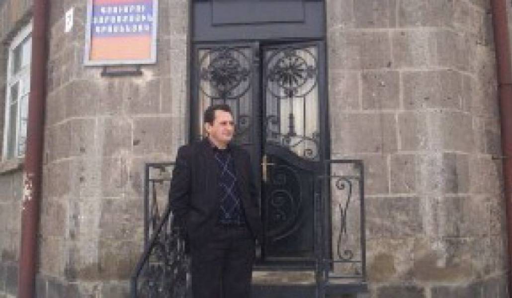 74fb40c7bc7b0ade1b7271d0f6de3a72