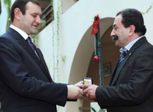 Principal receives Mayor’s Gold Medal