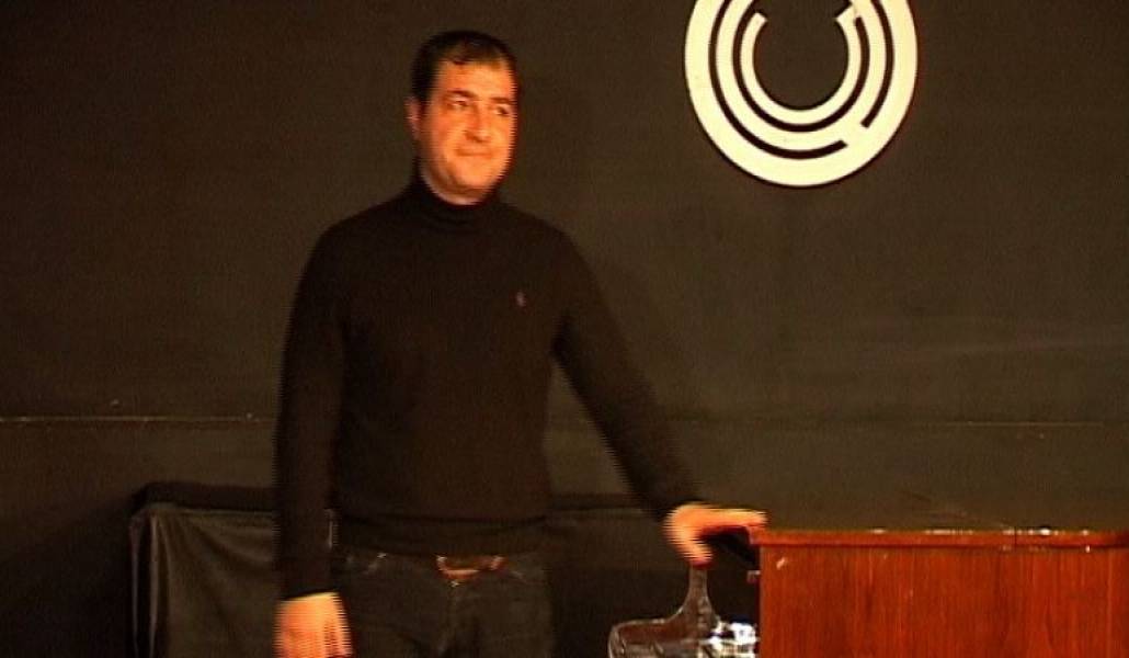 938e99d38b1c9a68c73d7d1b4c7dd063