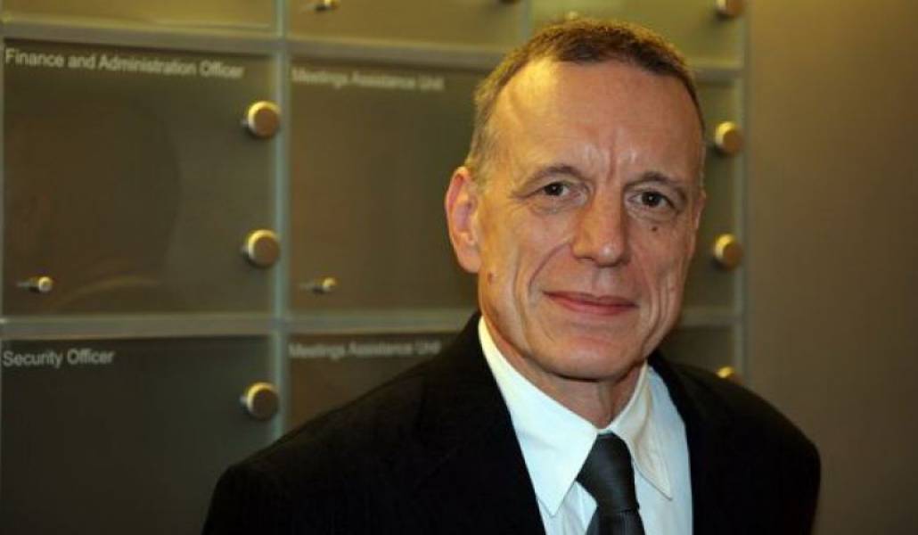 4b028bba37bb88b498b2e9113022cf83