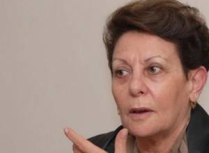 Stands to be placed?