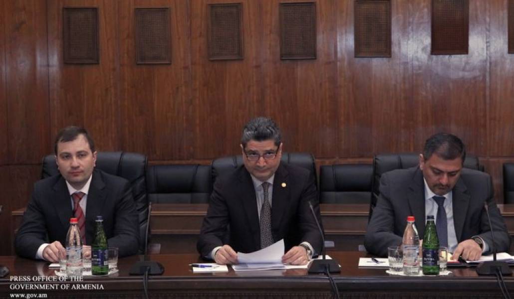 96f8c8e3b7384cd453979527e7bb8376