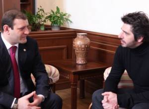 Yerevan Mayor receives Patrick Fiori