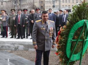 RA Police Chief lays wreath at Police Administrative building