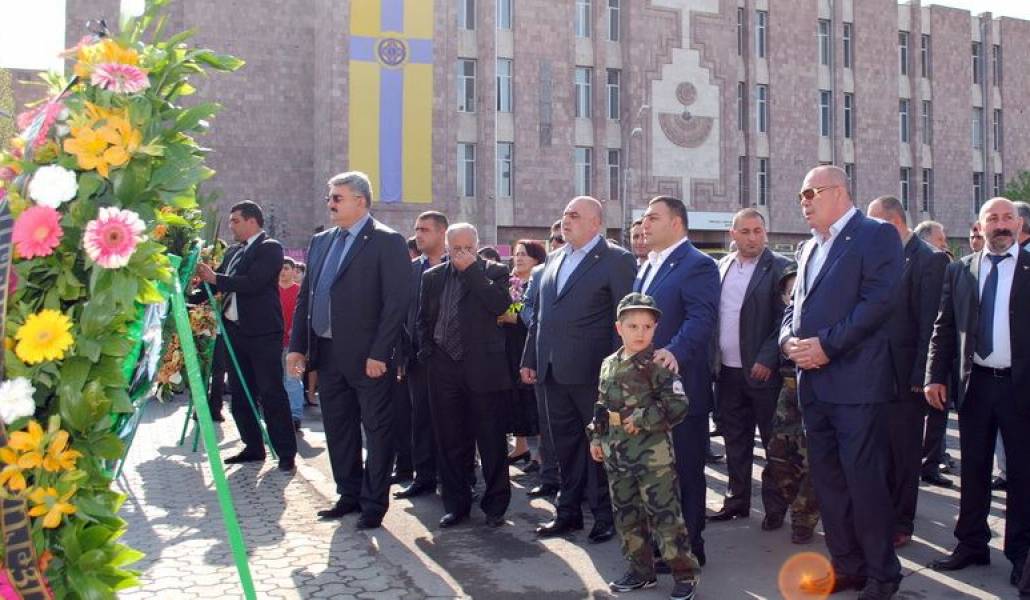 5c7edf5c8efe30d50426529085612639