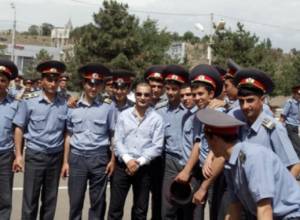 Police took a photo with Vick