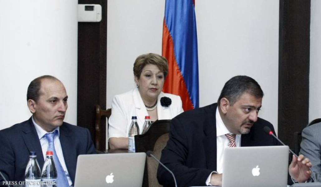 ff15ba8ed85e7302c04bc8cbfcced746