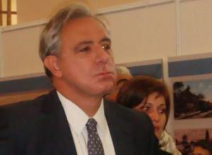Vartan Oskanian suspected of money laundering