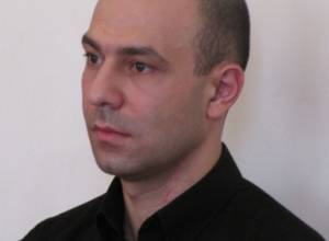 Lifer stops strike in Nubarashen prison