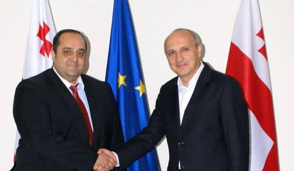 77430963a424e2893606e584e102d367