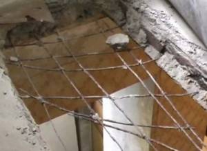 Building collapse prompts street closure