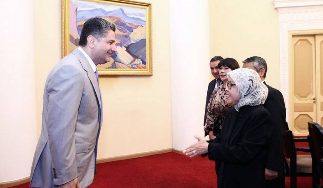 8e41a1830172fca26c907d1dc2e2eabe