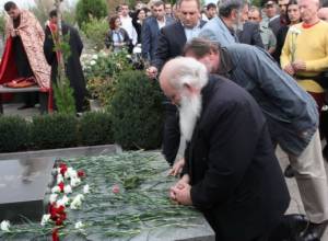 Hungarian intellectuals apologize to Margaryan’s family