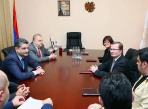 Armenian Premier receives Finnish delegates